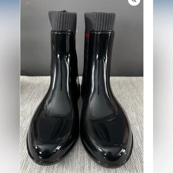 Coach Rivington Rain Boots. Size 8 Black Red. Logo - Picture 2 of 15